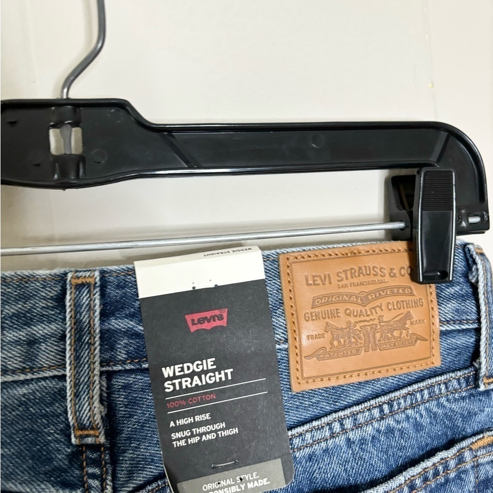 Levi's medium dark wash wedgie straight jeans raw hem size 25 new - Picture 4 of 6